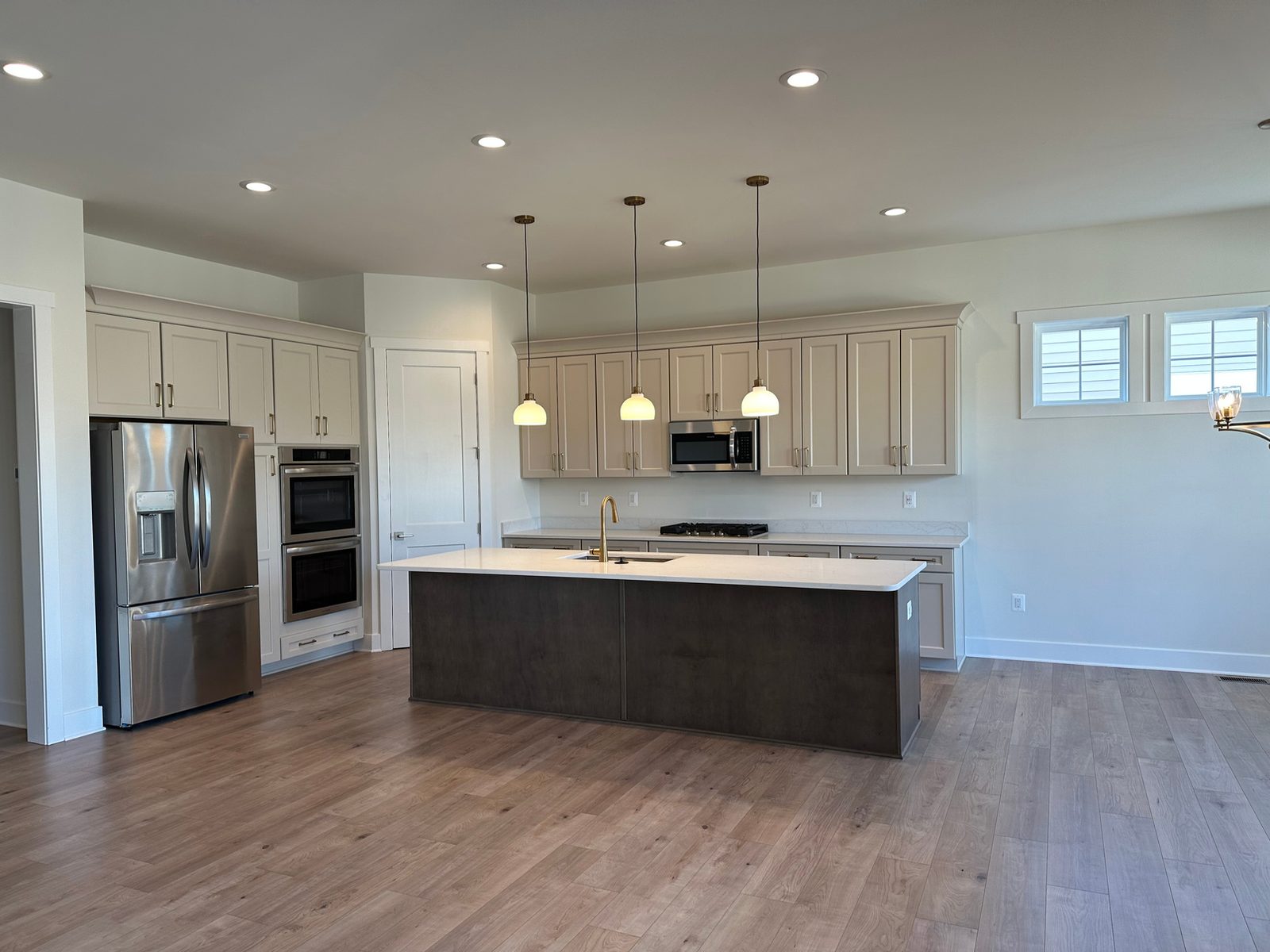 A finished Ward Communities kitchen ready for the pre-settlement walkthrough